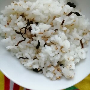 塩昆布コンソメごまご飯（白米orオートミール）